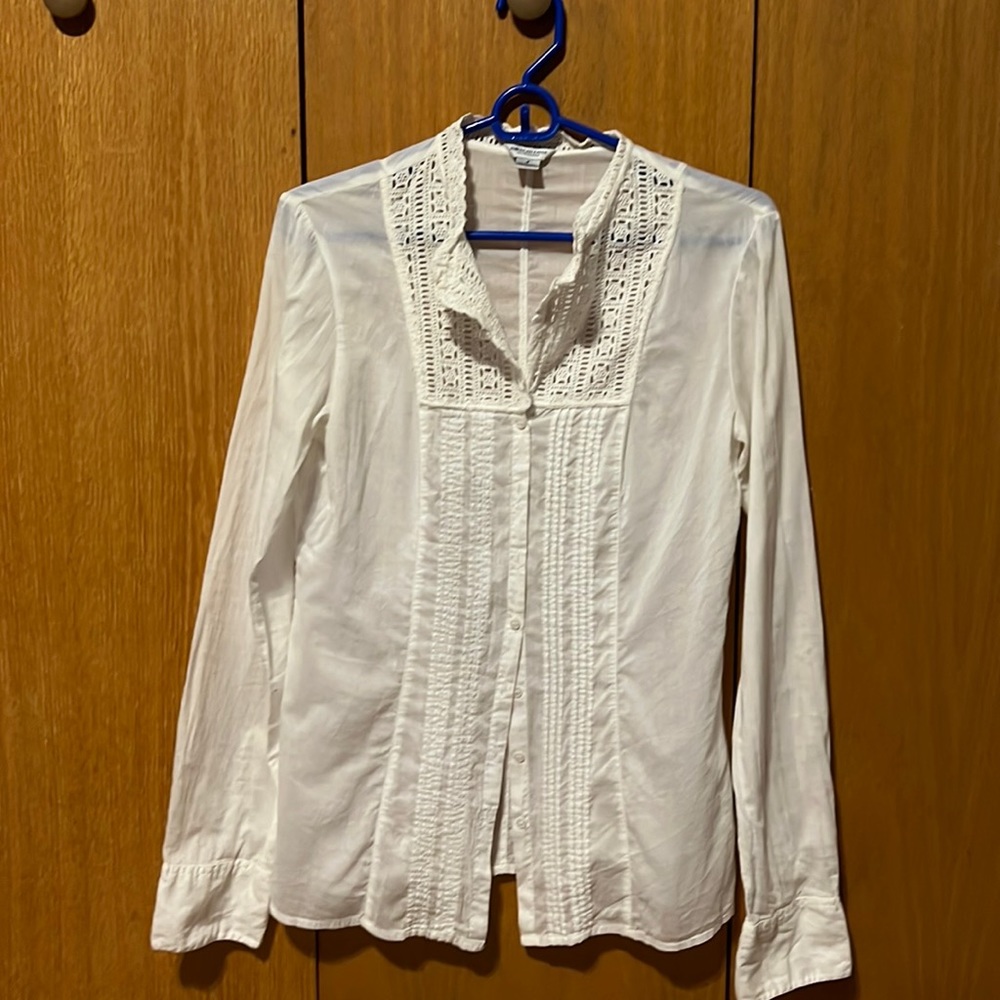 American Eagle outfitters white button down sz8 with lace detail